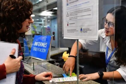 Aumento confirmado para estatales: subas hasta diciembre y bono extra