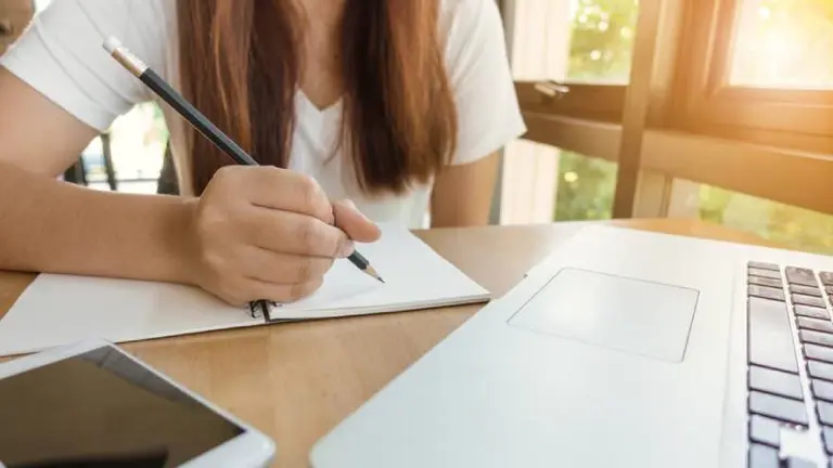 Cuatro alternativas de carreras cortas con salida laboral en dos o tres años