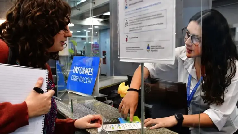 Aumento confirmado para estatales: subas hasta diciembre y bono extra