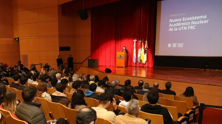 Gobierno y UTN lanzan nueva carrera universitaria para formarse como Ingeniero Nuclear