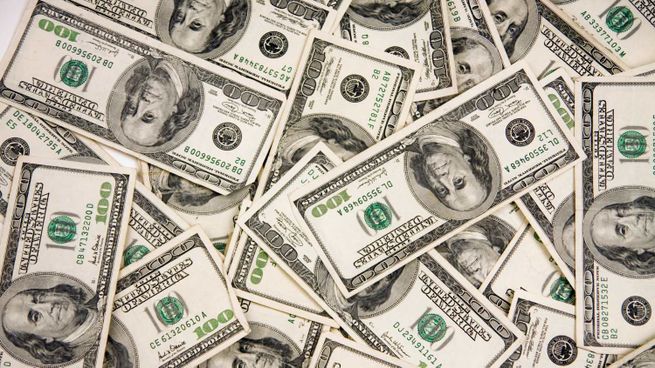 El dólar inicia la semana cerca de los $1.500