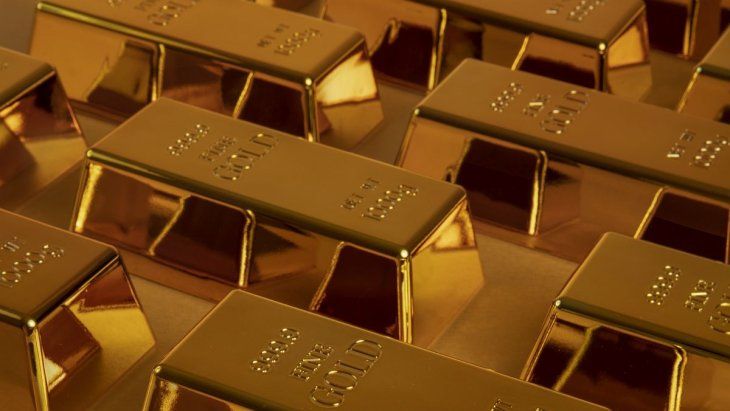 El precio del oro se dispara impulsado por la caída en los rendimientos de los bonos del Tesoro y el debilitamiento del dólar. El precio del oro se dispara impulsado por la caída en los rendimientos de los bonos del Tesoro y el debilitamiento del dólar.