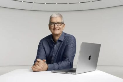 Tim Cook se despidió como CEO de Apple con una emotiva carta y llenó de elogios a su sucesor