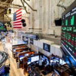 Wall Street retrocede en la última rueda de la semana tras un sorpresivo dato de empleo en EEUU