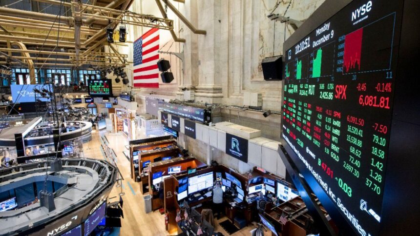 Wall Street retrocede en la última rueda de la semana tras un sorpresivo dato de empleo en EEUU