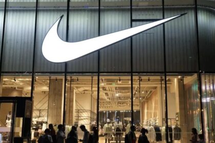 Nike sale del S&P 100 tras caer a mínimos de 12 años y cuatro tecnológicas ocuparán su lugar