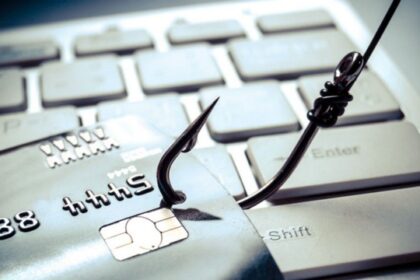 Cómo actúan las bandas que vacían cuentas con mensajes y links falsos