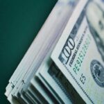 El valor del dólar y la inflación que esperan los empresarios para diciembre 2026