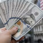 El dólar blue bajó $5 y la brecha perforó el 2% a mínimos de dos meses