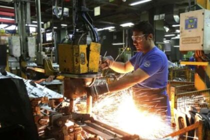 El empleo privado perdió 46.000 puestos y ya acumula 246.300 menos desde noviembre de 2023