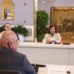 El chavismo y oposición extienden el diálogo en Venezuela para revisar la libertad de expresión