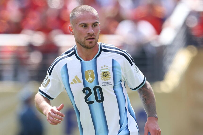 Alexis Mac Allister  se refirió al retiro de Lionel Messi y pidió por la continuidad de Lionel Scaloni en la Selección