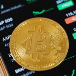 “Bitcoin cae a menos de u$s85.000 tras desplome de Wall Street”
