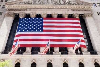 Wall Street rebotó por el alivio en petróleo y bonos, mientras crecen las expectativas de tregua entre EEUU e Irán