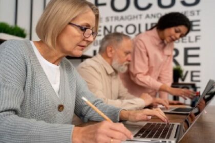PAMI ofrece cursos gratis a jubilados y hay opciones en todo el país