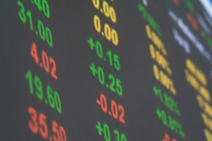 Wall Street cierra al alza la última rueda de septiembre por los buenos datos económicos en EEUU