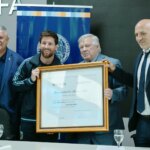 Antes de su despedida de la Selección, Lionel Messi fue distinguido por la UBA con el Doctorado Honoris Causa