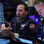 Wall Street renovó récords con impulso de la IA, mientras los bonos del Tesoro dieron un respiro