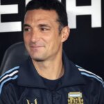 Lionel Scaloni se deshizo en elogios hacia Messi: “Ha sido el mejor en 20 años de carrera y todavía lo sigue siendo”