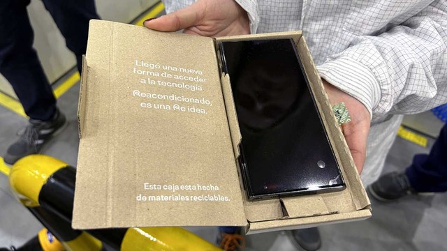 Un outlet vende celulares reacondicionados a menos de $500.000 en 12 cuotas y con garantía