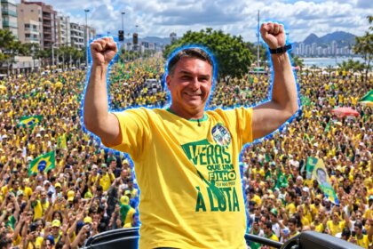 Flávio Bolsonaro movilizó a más de 70.000 personas en San Pablo a una semana de la segunda vuelta contra Lula