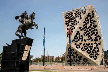 El gobierno de Córdoba estructura pagos para cubrir sus obligaciones financieras