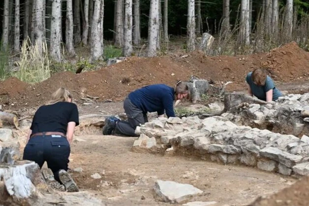 Arqueólogos descubrieron un templo romano dedicado al dios de la guerra oculto bajo un bosque de Alemania