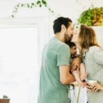Licencias parentales modernas: los países que ya ofrecen más días a padres