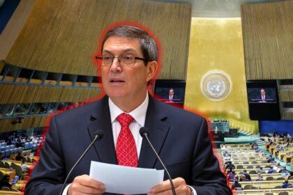 El canciller del régimen cubano intentó subir al escenario durante el cruce con Mike Waltz en la ONU