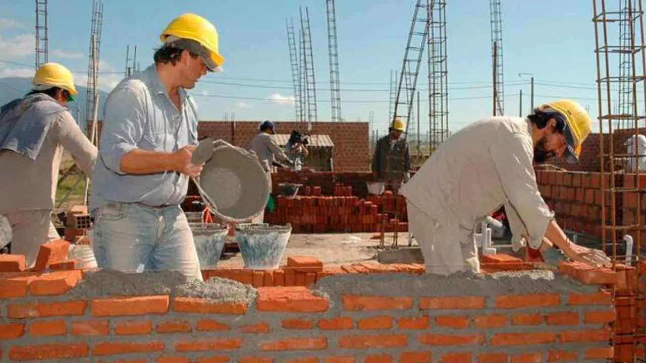 Imagen de albañiles trabajando