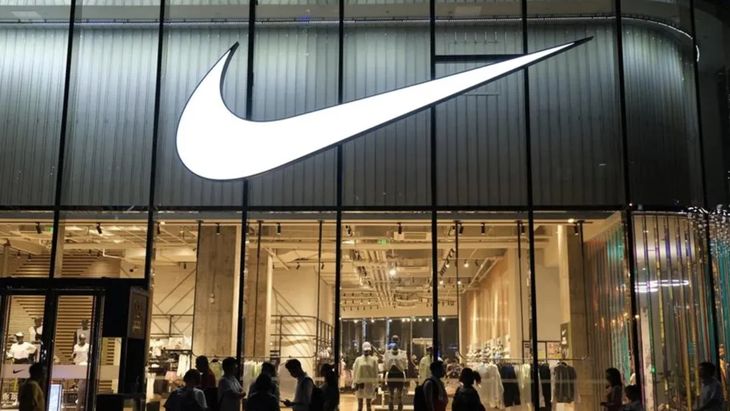 En términos consolidados, Nike facturó u$s11.210 millones en el primer trimestre fiscal, cerca de un 4% menos que un año atrás. En términos consolidados, Nike facturó u$s11.210 millones en el primer trimestre fiscal, cerca de un 4% menos que un año atrás.